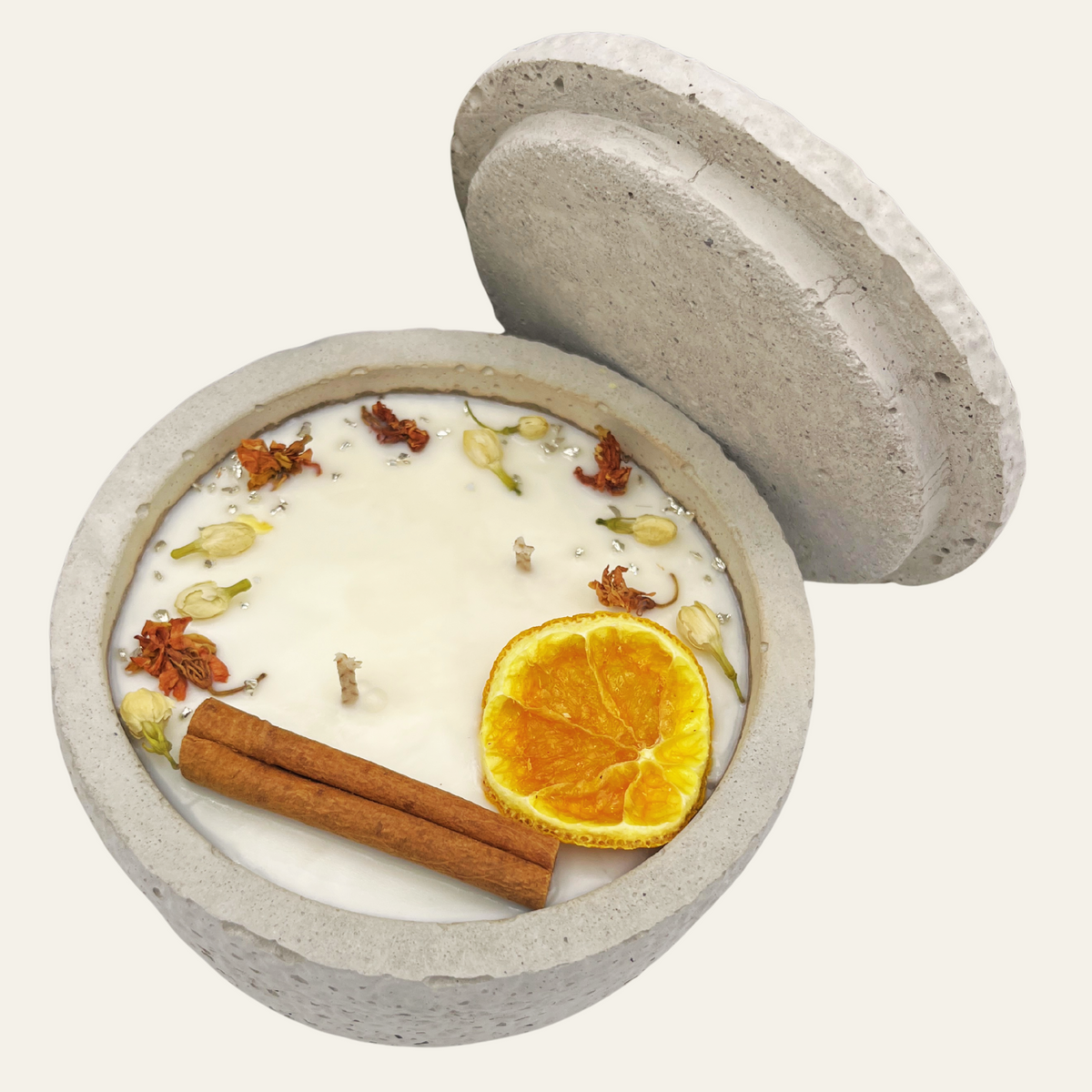 Betonkerze Black Cinnamon Stilvolle Sojawachskerze für Ihr Zuhause. Aromatherapie Kerze mit Blütenverzierung und HOCHWERTIGEM Baumwolldocht aus