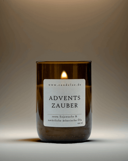 Adventszauber Duftkerze – Handgefertigte Sojawachskerze – 250g – Winterlicher Duft mit Blutorange Zimt & Lavendel – Nachhaltige Kerze im Upcycling-Glas