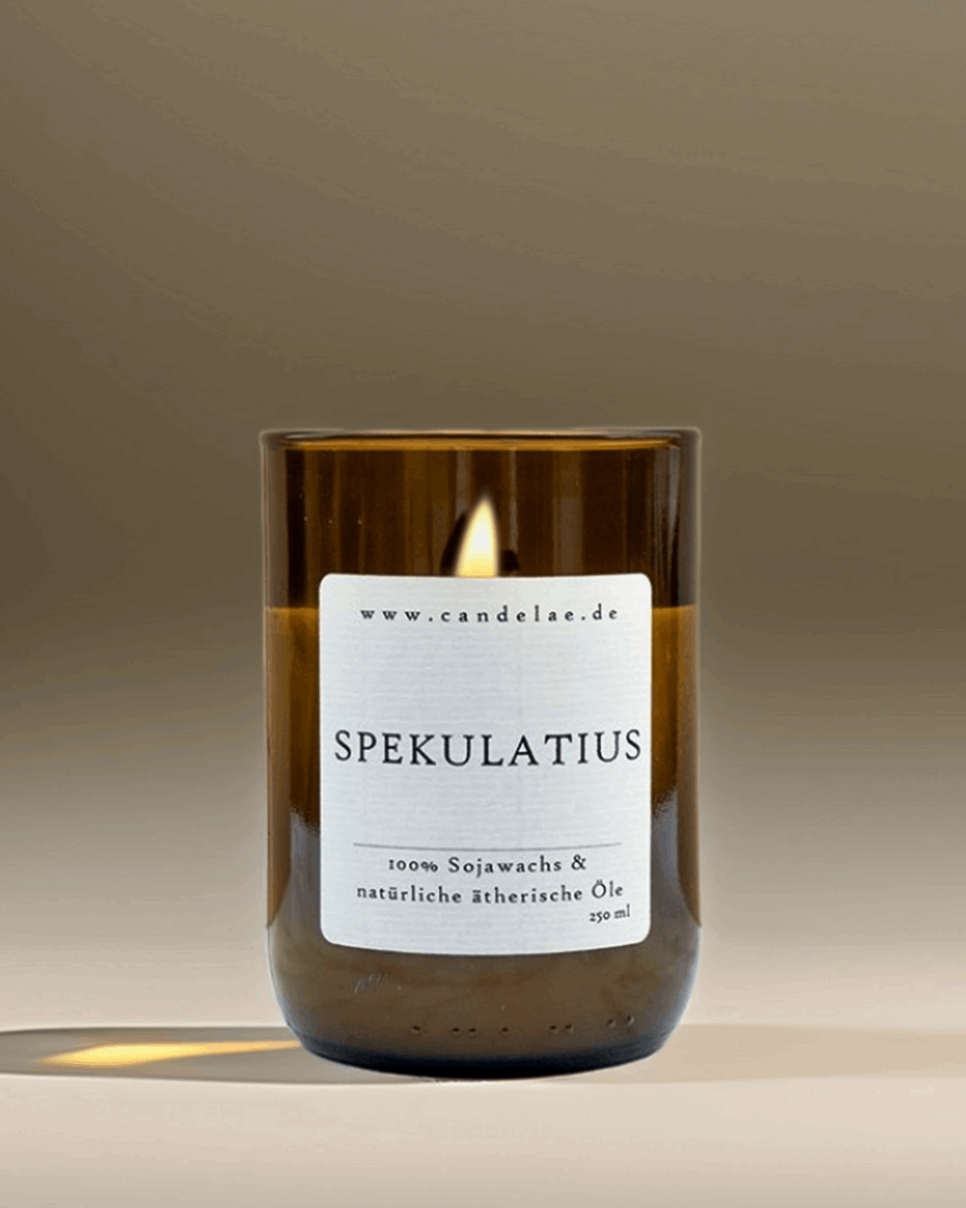 Spekulatius Duftkerze – Handgefertigte Sojawachskerze – 250g – Winterlicher Gewürzduft mit Zimt Nelke Orange & Muskat – Nachhaltige Kerze im Upcycling-Glas