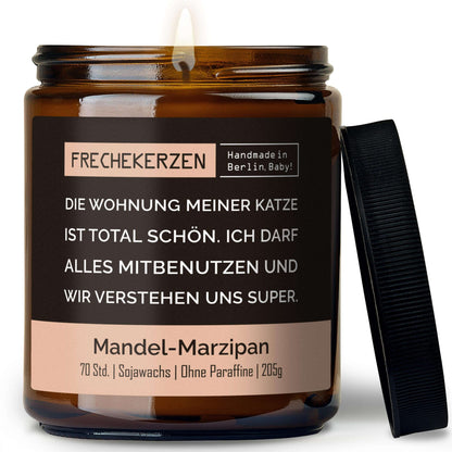 Geschenkkerze mit Spruch „die wohnung meiner katze ist total schön…“ – Lustige Duftkerze im Glas für Katzenfreunde – Humorvolle Wohnungs Deko