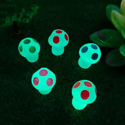 Glow in the Dark Pilze – 8er Set – Bunte Mini-Pilze 2cm – Leuchtend im Dunkeln – Für Terrarium, Blumentopf & DIY-Deko 