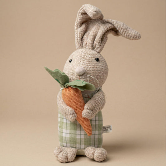 Osterhase Dekoration - Beschwerter Plüschhase mit Karotte - ↑ 30 cm 