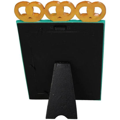 Bilderrahmen Pretzel – Polyresin – Türkis – 13x18 cm – Verspieltes Brezel-Design – Kreative Foto-Deko für Zuhause 