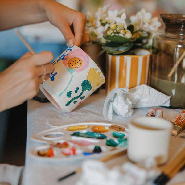 Malset zum Bemalen von 12 Blumentöpfen + Orchideen und Sukkulenten - Für mindestens 4 Personen 