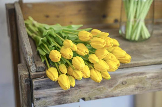 Tulpenstrauß Gelb – 10 Kunsttulpen – 42 cm – Real Touch – Fröhliche & langlebige Wohnraumdekoration 